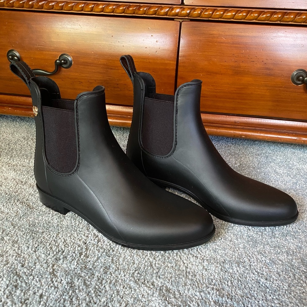 NWOT Michael Kors Rain Booties
